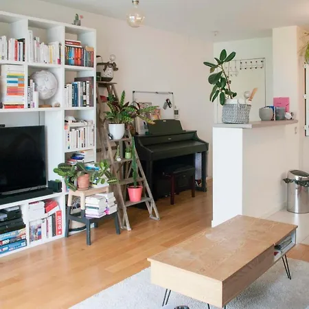 Lovely Spacious Bright Two-room Apt In Bastille 巴黎