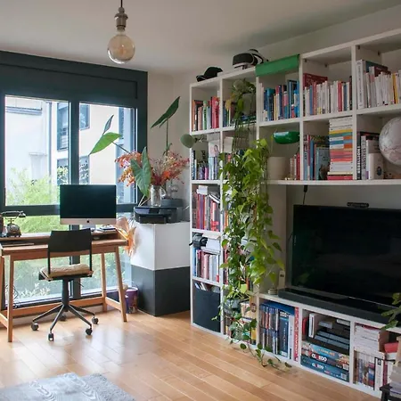 Lovely Spacious Bright Two-room Apt In Bastille 巴黎