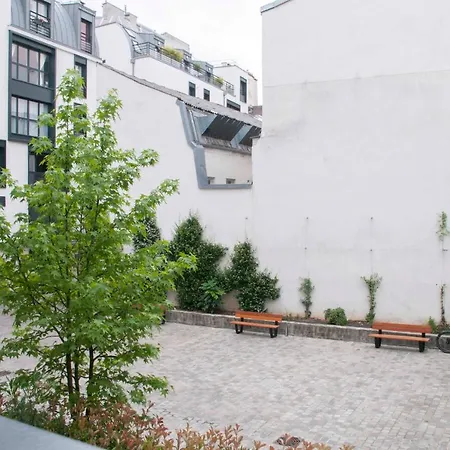 Lovely Spacious Bright Two-room Apt In Bastille 巴黎